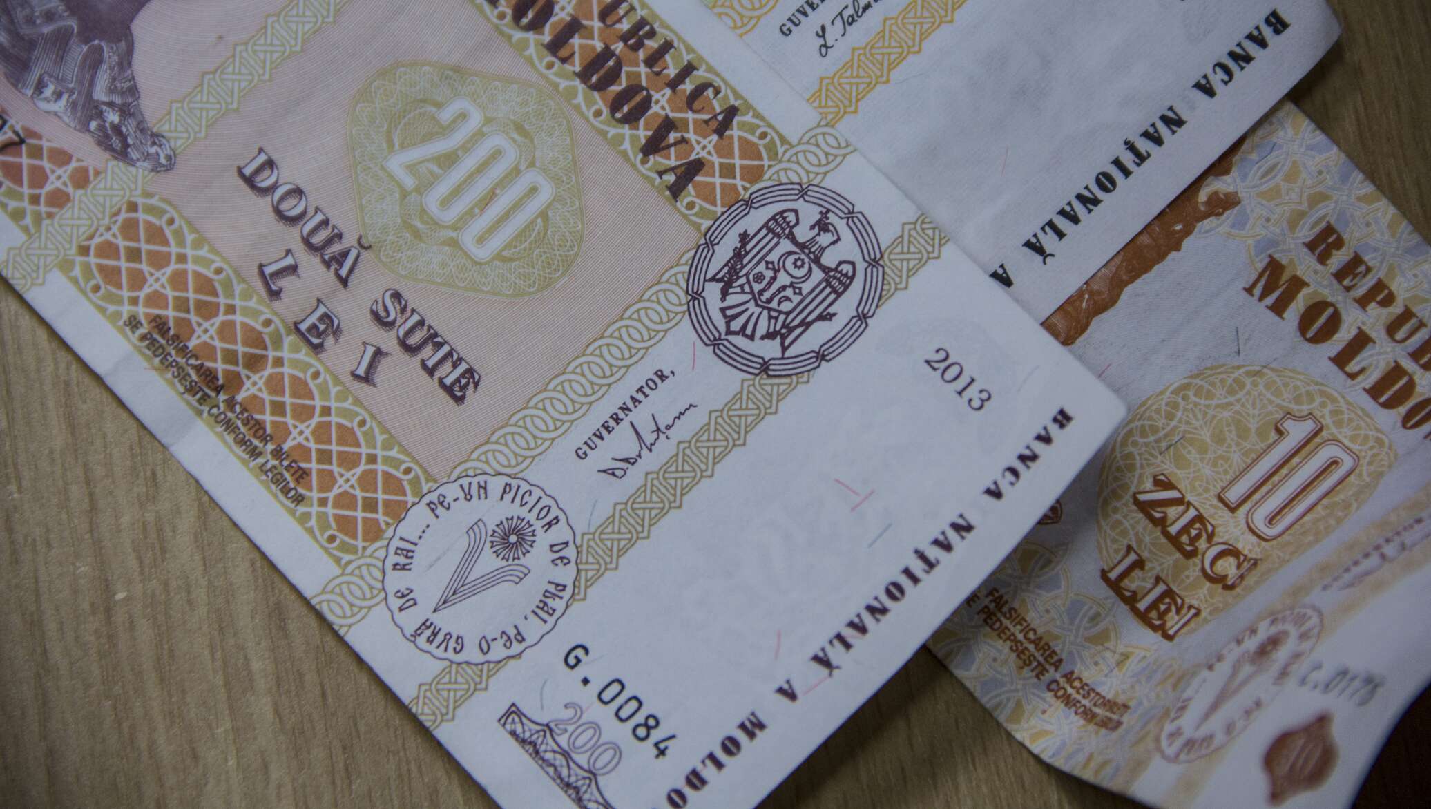 Рубль в лей на сегодня молдавии. Молдавские деньги. Молдавский лей. Валюта молдавский лей. Доллары и Нацбанк Молдовы.