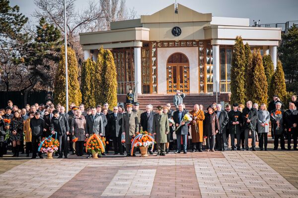 В Кишиневе отметили День защитника Отечества, торжественно празднуемый в ряде стран бывшего СССР - Sputnik Молдова