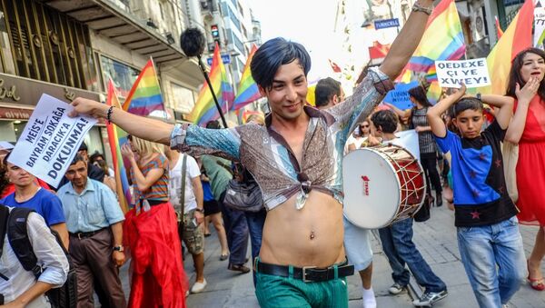 Гей-парад в Стамбуле. Paradă LGBT la Istanbul. - Sputnik Moldova-România