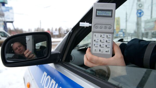 ГИБДД проводит сплошные проверки водителей на трезвость - Sputnik Молдова