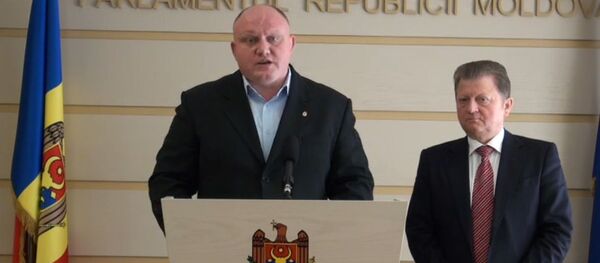 Deputaţii socialişti, Vasile Bolea şi Vladimir Ţurcan Deputaţii socialişti, Vasile Bolea şi Vladimir Ţurcan - Sputnik Moldova
