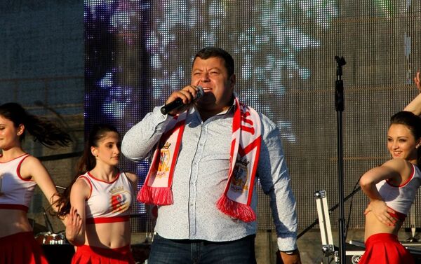 Певец Игорь Химич выступил на концерте в честь 10-летия Милсами - Sputnik Молдова