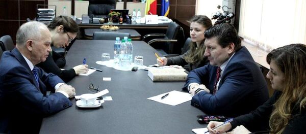 Встреча главы минсельхоза Эдуарда Грамы с послом России в Молдове Фаритом Мухаметшиным - Sputnik Молдова