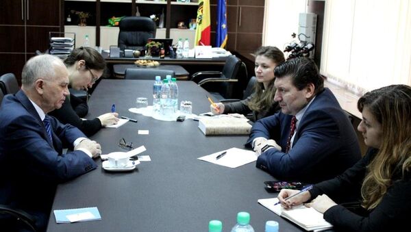Встреча главы минсельхоза Эдуарда Грамы с послом России в Молдове Фаритом Мухаметшиным - Sputnik Молдова