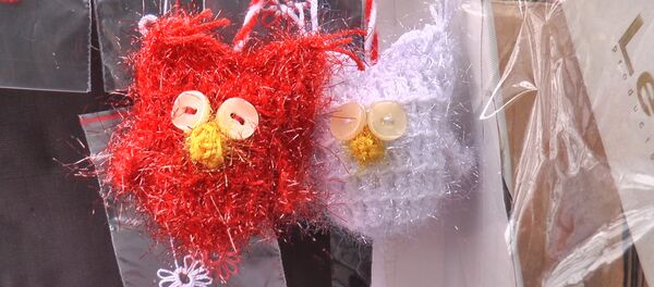 Flori, canafuri, clopoţei, bufniţe, maimuţe – mii de variante ale simbolului „Mărţişorului” - Sputnik Moldova