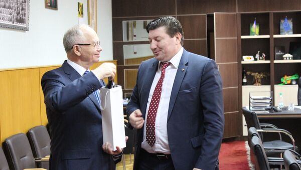 Ambasadorul Rusiei, Farit Muhametşin, în vizită la ministrul moldovean al Agriculturii şi Industriei Alimentare, Eduard Grama - Sputnik Moldova