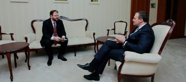 Спикер парламента Андриан Канду и кандидат на пост главы НБМ Сергей Чокля Спикер парламента Андриан Канду и кандидат на пост главы НБМ Сергей Чокля - Sputnik Молдова