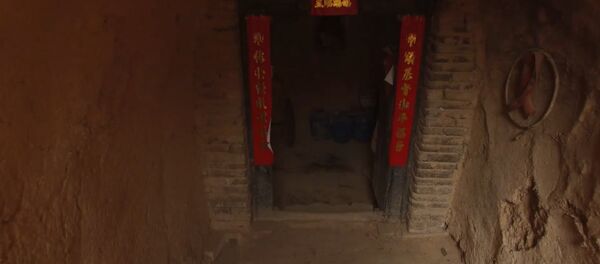 СПУТНИК_Подземная деревня в Китае, обитаемая с древних времен. Съемка с дрона - Sputnik Молдова