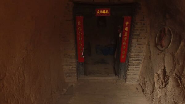 СПУТНИК_Подземная деревня в Китае, обитаемая с древних времен. Съемка с дрона - Sputnik Молдова
