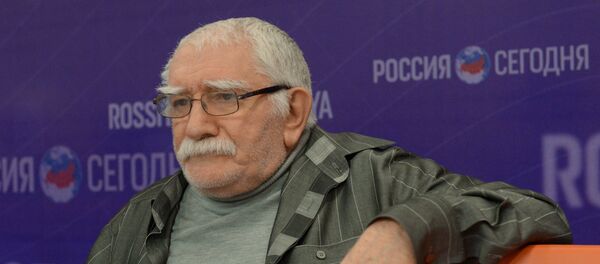известный российский и советский актер театра и кино Армен Джигарханян известный российский и советский актер театра и кино Армен Джигарханян - Sputnik Молдова