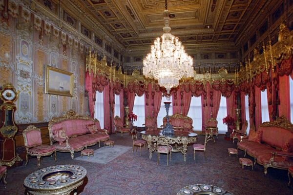 Хюррем меняет свидетельство о рождении: одни торжествуют, другие улыбаются  - Sputnik Молдова