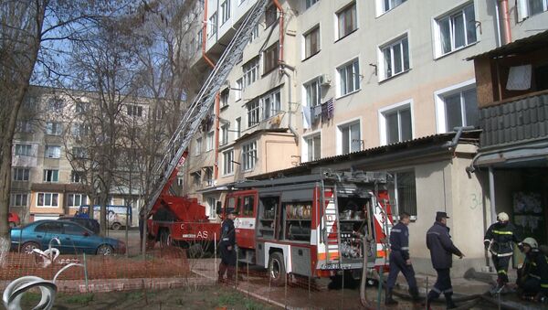 В Кишиневе пожарные потушили пожар в мансарде - Sputnik Молдова