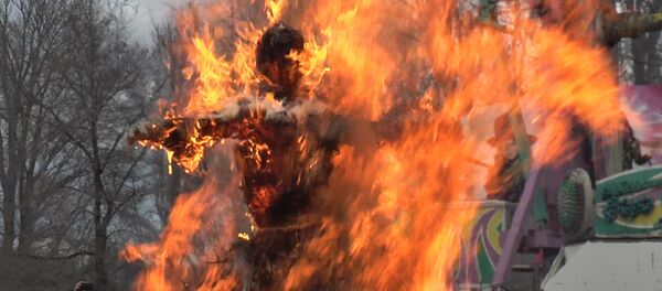 Обычай этот - едва ли моложе самой Масленицы. Ведь Зима у древних славян - это почти богиня. Вернее, у них была богиня смерти и зимы - Морана. С ней и прощаются с наступлением весны Обычай этот - едва ли моложе самой Масленицы. Ведь Зима у древних славян - это почти богиня. Вернее, у них была богиня смерти и зимы - Морана. С ней и прощаются с наступлением весны - Sputnik Молдова