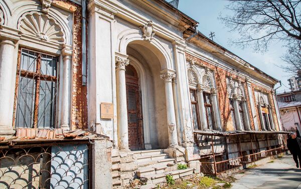 Дом купца Назарова, последние лет десять просто разрушается. Ему около 150 лет. - Sputnik Молдова