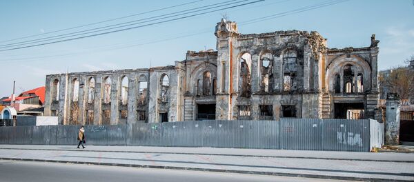 Синагога на улице Александри. Пожалуй, одно из самых запущенных и деградировавших старинных строений Кишинева. Говорят, что Еврейская община будет его реконструировать. Поживем, увидим. - Sputnik Moldova