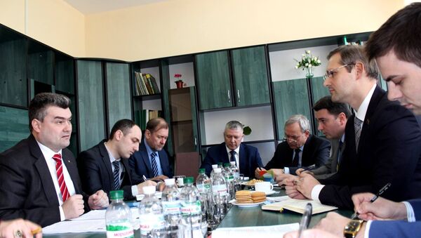 Георгий Балан и Виталий Игнатьев, переговоры в офисе ОБСЕ - Sputnik Moldova