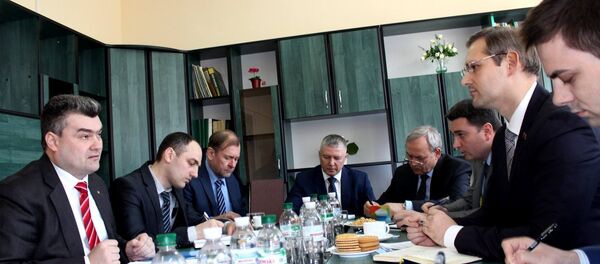 Георгий Балан и Виталий Игнатьев, переговоры в офисе ОБСЕ Георгий Балан и Виталий Игнатьев, переговоры в офисе ОБСЕ - Sputnik Молдова