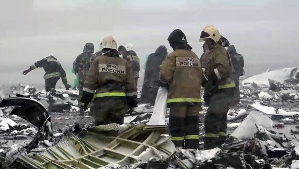 Пассажирский самолет Boeing-737-800 разбился при посадке в аэропорту Ростова-на-Дону - Sputnik Moldova