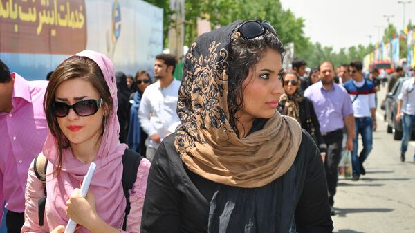 Девушки на улицах Тегерана - Sputnik Молдова