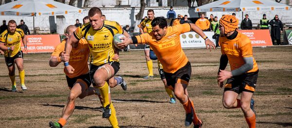 Молдавский игрок уходит от соперников - Sputnik Молдова