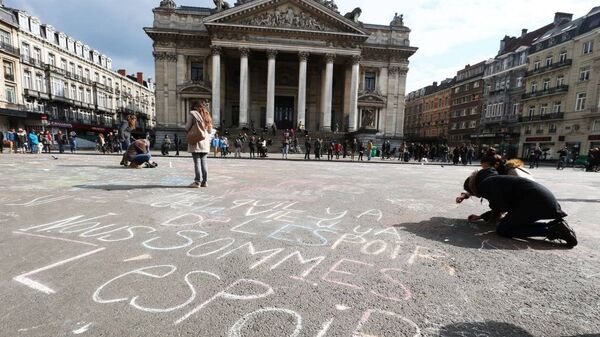 Площадь перед зданием Биржи Брюсселя  - Sputnik Молдова