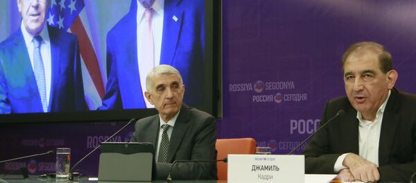 Пресс-конференция участника межсирийских переговоров в Женеве Кадри Джамиля Пресс-конференция участника межсирийских переговоров в Женеве Кадри Джамиля - Sputnik Молдова