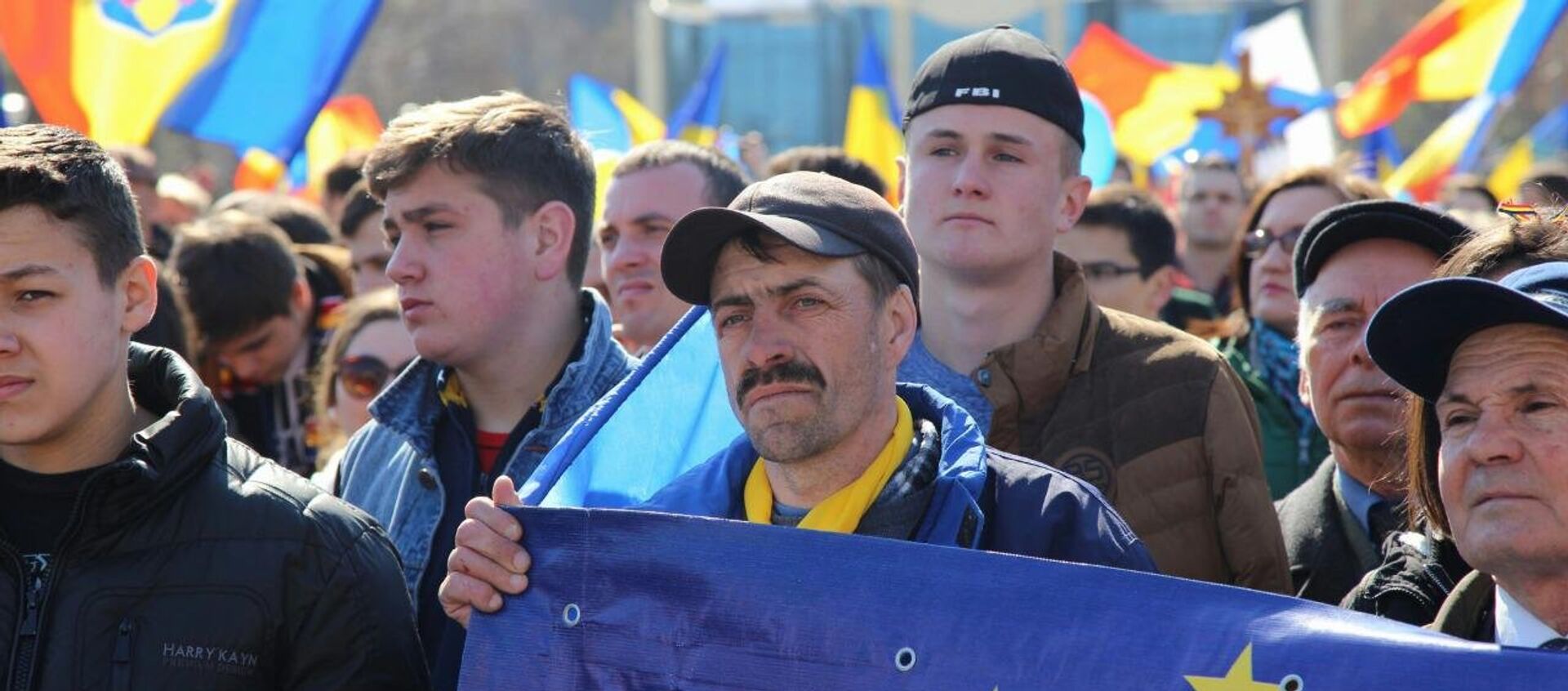 Манифестанты в поддержку унири Молдовы с Румынией - Sputnik Молдова, 1920, 27.10.2017