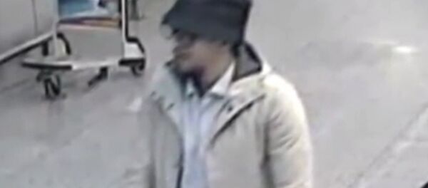 Кадры с третьим подозреваемым в совершении терактов в Брюсселе - Sputnik Молдова