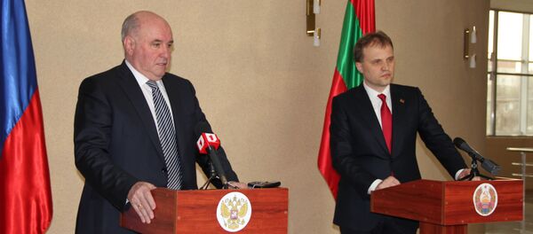 Григорий Карасин (слева) и Евгений Шевчук (справа) - Sputnik Молдова