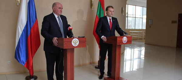 Григорий Карасин (слева) и Евгений Шевчук (справа) - Sputnik Moldova