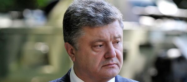 Petro Poroshenko attends graduation ceremony at National University of Defense of Ukraine - Sputnik Moldova