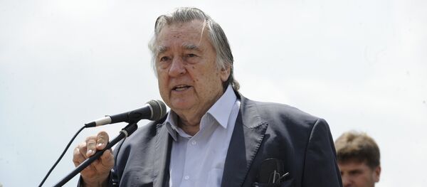 Презентация книги писателя А.Проханова Убийство городов у мемориального комплекса Саур-Могила - Sputnik Молдова