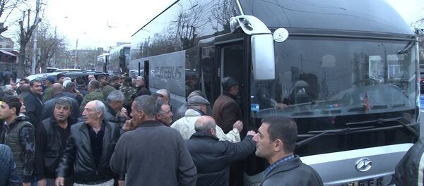 Добровольцы Союза Еркрапа отправляются на передовую Добровольцы Союза Еркрапа отправляются на передовую - Sputnik Молдова