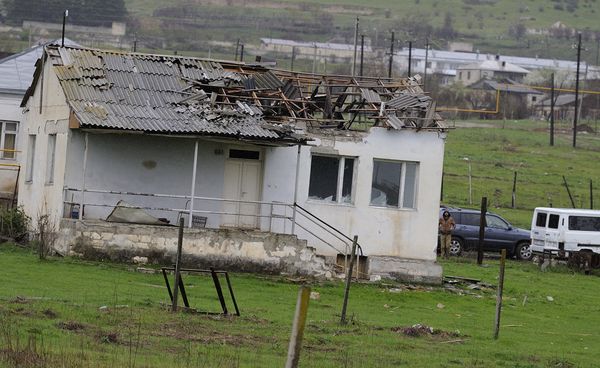 Снаряды попадают в жилые дома... - Sputnik Молдова
