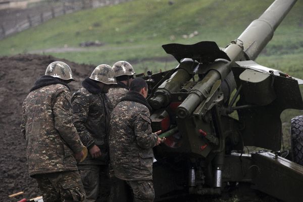Очевидцы отмечают, что обстрел продолжается почти постоянно. - Sputnik Молдова