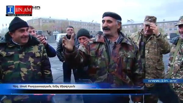 В бой идут одни старики: отправка добровольцев в Карабах - Sputnik Молдова