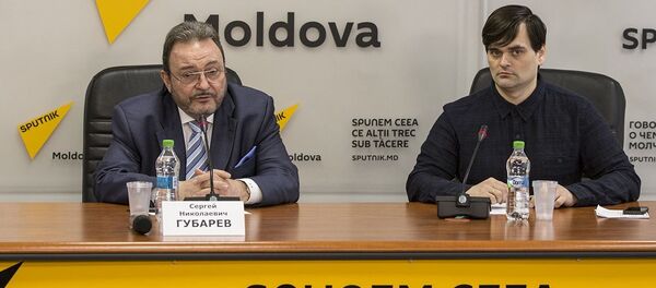 Посол по особым поручениям Министерства иностранных дел РФ Сергей Губарев (слева) и Валерий Балан (справа) - Sputnik Молдова
