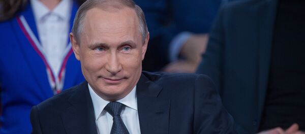 Президент РФ В.Путин участвует в работе III Медиафорума ОНФ Правда и справедливость Президент РФ В.Путин участвует в работе III Медиафорума ОНФ Правда и справедливость - Sputnik Moldova-România