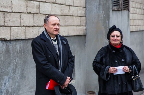 На церемонии открытия мемориальной доски в честь 100-летия Сергея Степановича Сидоренко На церемонии открытия мемориальной доски в честь 100-летия Сергея Степановича Сидоренко - Sputnik Молдова