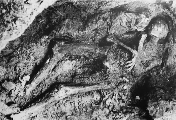 Мать и ребенок. Массовое захоронение, гарнизонное кладбище Саласпилс. Эксгумация (осень 1944 года). - Sputnik Молдова