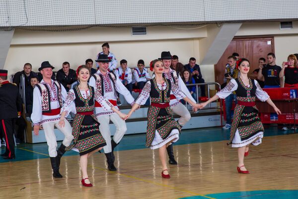 Dansurile populare - atribut principal al oricărei ceremonii care propagă valorile naționale. - Sputnik Moldova