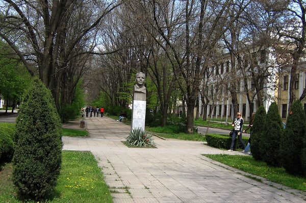 Памятник Юрию Гагарину в Тирасполе - Sputnik Молдова