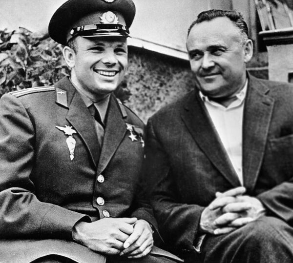 Сергей Королев и Юрий Гагарин Сергей Королев и Юрий Гагарин - Sputnik Молдова