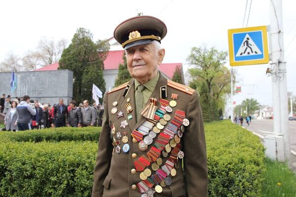 Ветеран ВОВ: каждый мечтал дожить до Победы и увидеть, что будет после - Sputnik Молдова