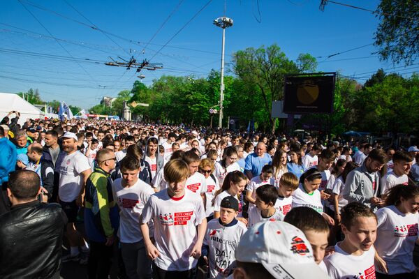 Dar, desigur, cei mai mulți participanți sunt tineri - Sputnik Moldova