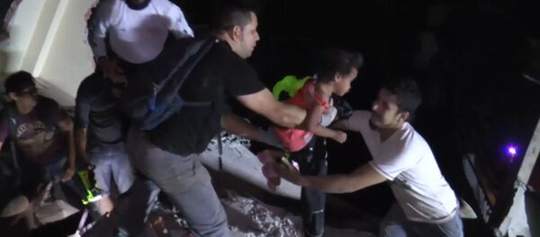 СПУТНИК_Землетрясение в Эквадоре: спасательная операция и кадры разрушений СПУТНИК_Землетрясение в Эквадоре: спасательная операция и кадры разрушений - Sputnik Молдова