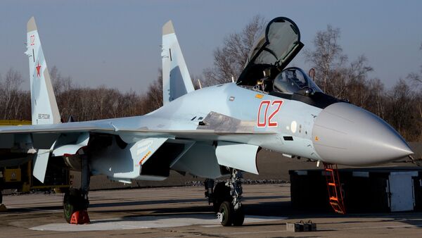Авиаполк Восточного военного округа получил два новых истребителя Су-35С - Sputnik Moldova