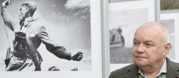 Открытие выставки к 75-летию Совинформбюро на Зубовском бульваре Открытие выставки к 75-летию Совинформбюро на Зубовском бульваре - Sputnik Молдова