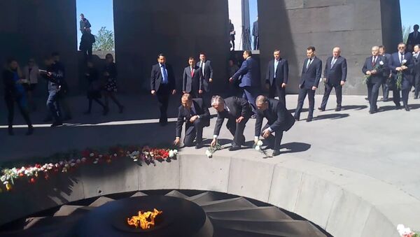 Сергей Лавров возложил цветы к Мемориалу жертв геноцида армян - Sputnik Молдова