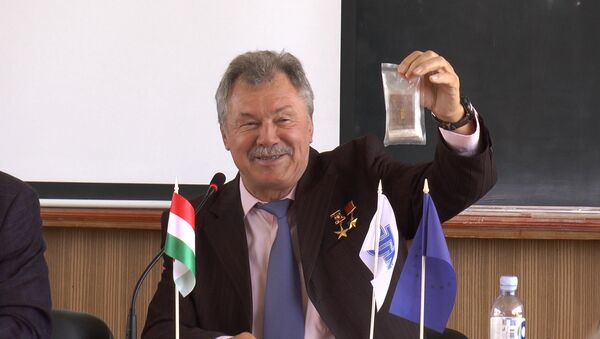 Венгерский астронавт продемонстрировал блюда из рациона космонавтов - Sputnik Молдова